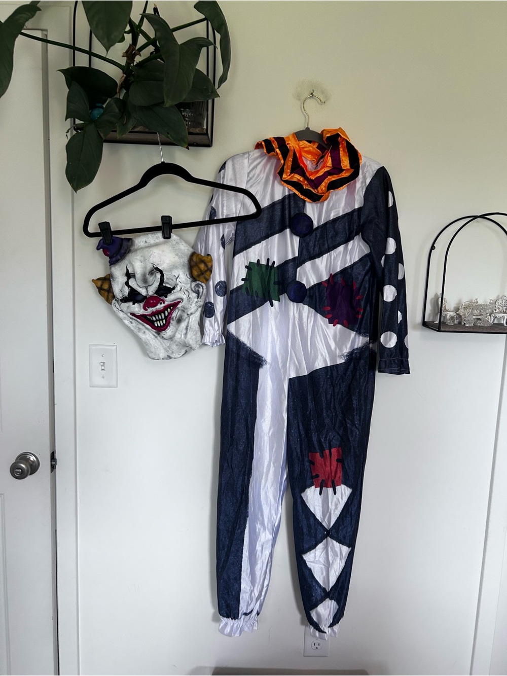Spooktacular Creations Children’s Spooky Creepy Clown Costume Size Large Youth